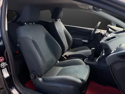Ford Fiesta 1.6 Titanium — Citadine fiable et économique, 281 000 km — Miniature 9