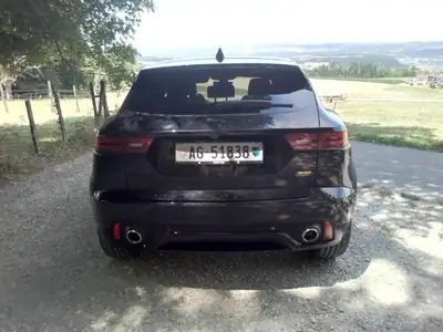 Jaguar E-PACE 2.0 I4 300 Sport AWD — SUV compact premium, 23 200 km, état impeccable — fianco
