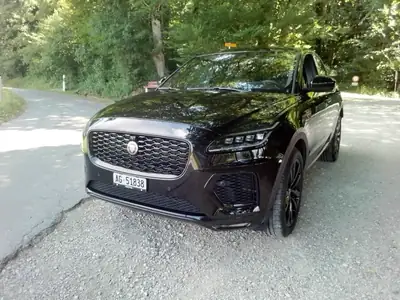 Jaguar E-PACE 2.0 I4 300 Sport AWD — SUV compact premium, 23 200 km, état impeccable — vista esterna