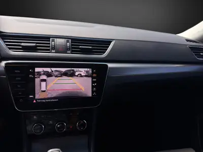 Skoda Superb Combi 2.0 TDi 150 PS — Break spacieux, diesel économique, fraîchement révisé — Miniature 13