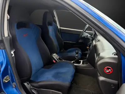 Subaru Impreza 2.0 Turbo WRX STI — Berline haute performance 4WD, 265 ch légendaires — Miniature 9