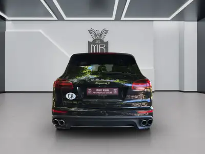 Porsche Cayenne S E-Hybrid Platinum Edition — SUV rechargeable haute performance, 52'000 km — dashboard
