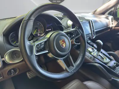 Porsche Cayenne S E-Hybrid Platinum Edition — SUV rechargeable haute performance, 52'000 km — Thumbnail 10