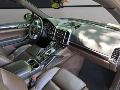 Porsche Cayenne S E-Hybrid Platinum Edition — SUV rechargeable haute performance, 52'000 km — Thumbnail 16