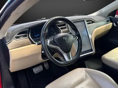 Tesla Model S 85 D — Berline électrique haute performance 772 ch, full options — Miniature 8