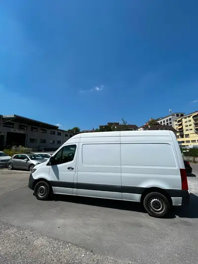 Mercedes-Benz Sprinter 2.2 CDI 143 — Van professionnel fiable, 228'650 km — détail