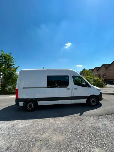 Mercedes-Benz Sprinter 2.2 CDI 143 — Van professionnel fiable, 228'650 km — tableau de bord