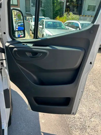 Mercedes-Benz Sprinter 2.2 CDI 143 — Van professionnel fiable, 228'650 km — Miniature 8