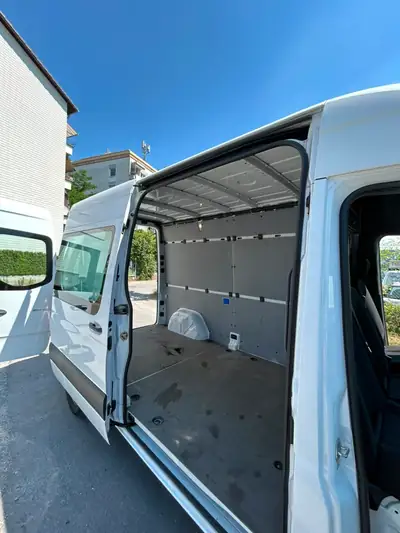 Mercedes-Benz Sprinter 2.2 CDI 143 — Van professionnel fiable, 228'650 km — Miniature 12