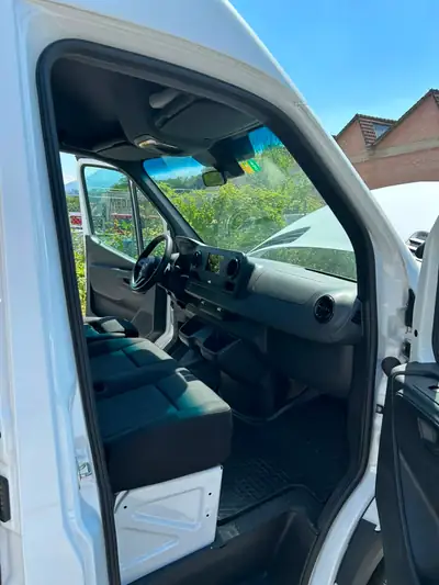 Mercedes-Benz Sprinter 2.2 CDI 143 — Van professionnel fiable, 228'650 km — Miniature 15