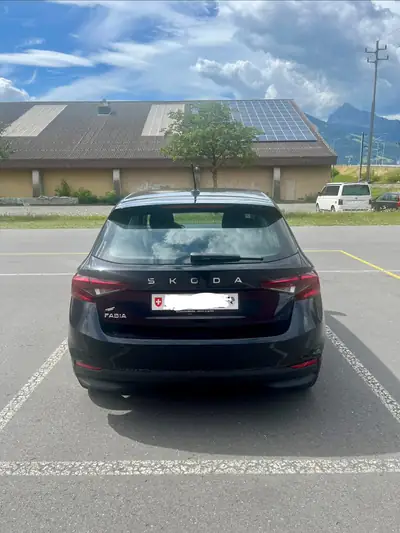 SKODA FABIA 1.0 MPI — Citadine fiable, faible kilométrage et garantie constructeur — arrière