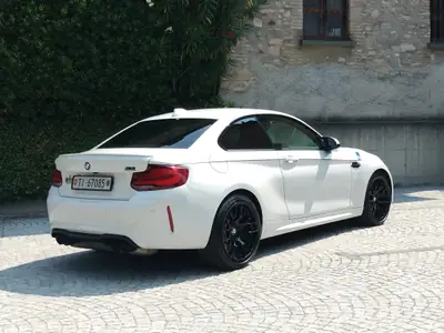 BMW M2 Competition 2020 — Coupé sportif 410 ch, kilométrage maîtrisé — Heckansicht