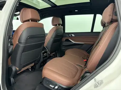 BMW X7 xDrive 48V 40d M Sport — SUV 7 places hybride diesel, premier propriétaire — détail