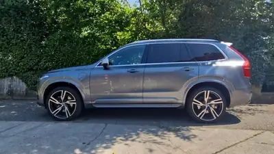 Volvo XC90 2.0 T8 R-Design — SUV 7 places hybride rechargeable, 155'000 km — side view