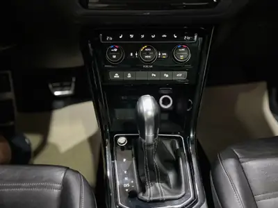 VW Touran 1.8 TSI R-Line — Monospace 7 places, motorisation performante, garantie 24 mois — Thumbnail 13