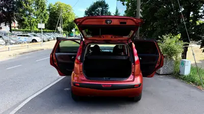 Nissan Note 1.6 Tekna — Monospace compact fiable, entretien économique — Miniature 7