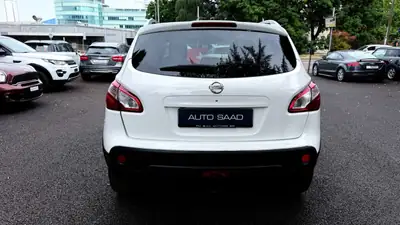 Nissan Qashqai 2.0 dCi 4WD Tekna — SUV complet, 4 roues motrices, boîte auto — intérieur