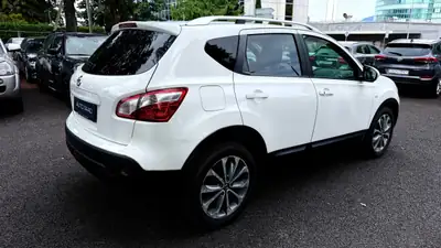 Nissan Qashqai 2.0 dCi 4WD Tekna — SUV complet, 4 roues motrices, boîte auto — détail