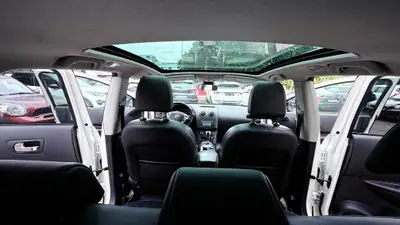Nissan Qashqai 2.0 dCi 4WD Tekna — SUV complet, 4 roues motrices, boîte auto — Miniature 8