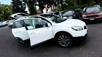 Nissan Qashqai 2.0 dCi 4WD Tekna — SUV complet, 4 roues motrices, boîte auto — Miniature 14