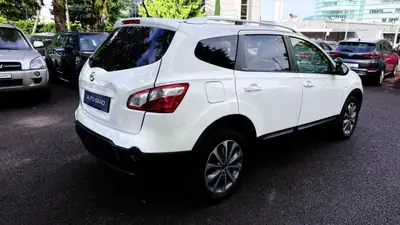 Nissan Qashqai +2 2.0 4WD — SUV 7 places robuste, traction intégrale, sans accident — tableau de bord