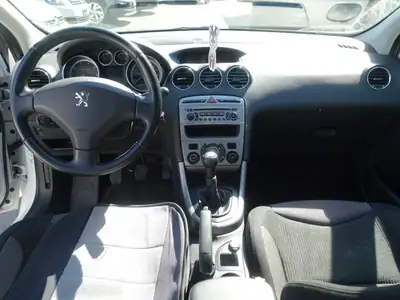 Peugeot 308 1.6 VTi Sport — Berline compacte fiable, 155 400 km, sans sinistre — Miniature 12
