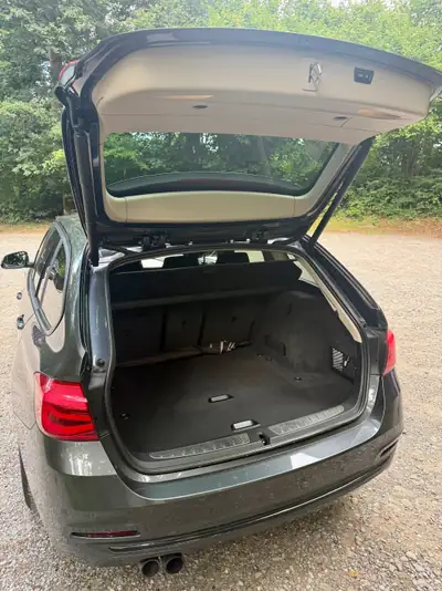 BMW 330i xDrive Touring — Break sportif, 82 000 km, traction intégrale — detail