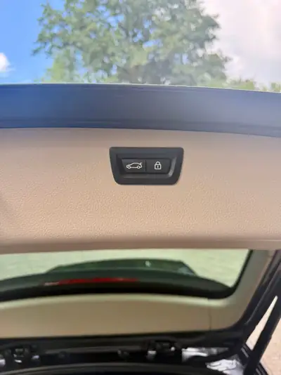 BMW 330i xDrive Touring — Break sportif, 82 000 km, traction intégrale — Thumbnail 12