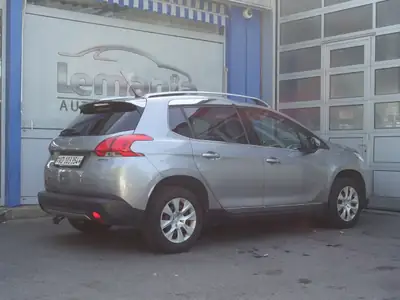 Peugeot 2008 1.2 PureTech Féline — SUV compact robuste, 121'000 km, boîte auto — tableau de bord