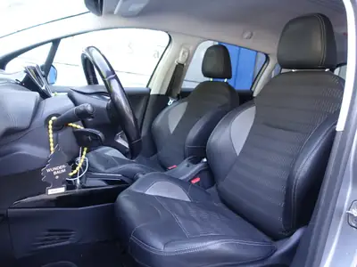 Peugeot 2008 1.2 PureTech Féline — SUV compact robuste, 121'000 km, boîte auto — Miniature 9