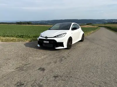 Toyota GR Yaris 1.6 Turbo Sport 4x4 — Performance compacte, AWD, toit carbone — vista esterna