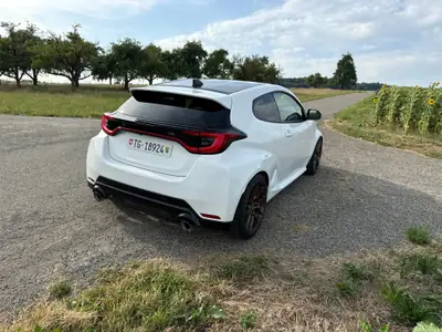 Toyota GR Yaris 1.6 Turbo Sport 4x4 — Performance compacte, AWD, toit carbone — cruscotto