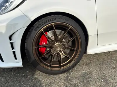Toyota GR Yaris 1.6 Turbo Sport 4x4 — Performance compacte, AWD, toit carbone — Miniatura 9