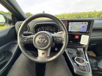 Toyota GR Yaris 1.6 Turbo Sport 4x4 — Performance compacte, AWD, toit carbone — Miniatura 14