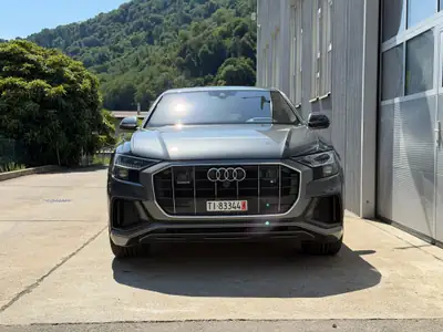 Audi Q8 50 TDI Quattro S line — SUV premium diesel, historique complet Suisse — Seitenansicht