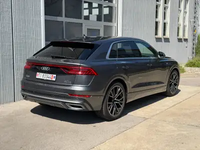 Audi Q8 50 TDI Quattro S line — SUV premium diesel, historique complet Suisse — Innenraum