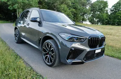 BMW X5M M Competition 2022 — SUV haute performance, 625 ch et design exclusif — rear view