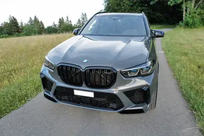BMW X5M M Competition 2022 — SUV haute performance, 625 ch et design exclusif — detail
