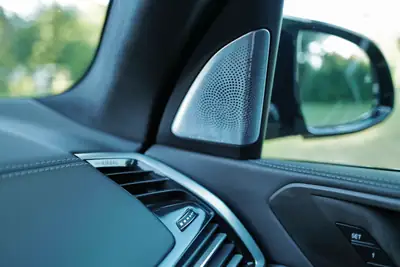 BMW X5M M Competition 2022 — SUV haute performance, 625 ch et design exclusif — Thumbnail 13