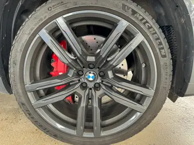BMW X5M M Competition 2022 — SUV haute performance, 625 ch et design exclusif — Thumbnail 15