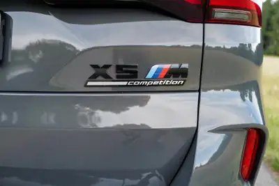 BMW X5M M Competition 2022 — SUV haute performance, 625 ch et design exclusif — Thumbnail 18