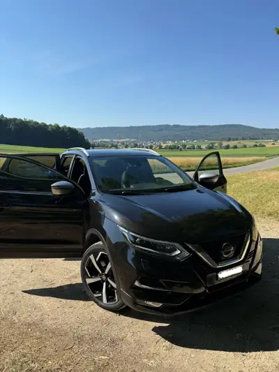 Nissan Qashqai 1.6 dCi Tekna+ 4x4 — SUV robuste, tout-terrain fiable, état impeccable — côté
