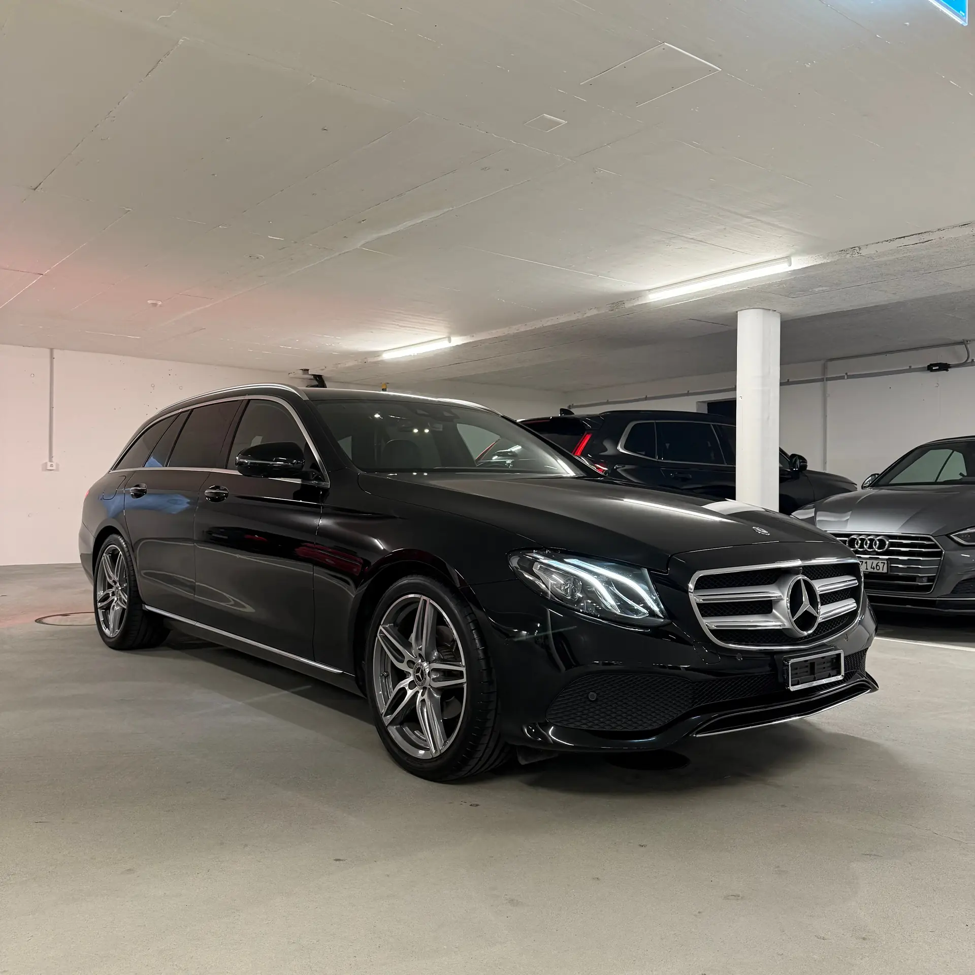 Mercedes-Benz E 200 Avantgarde — Break élégant, 50 000 km, équipement premium — vista esterna