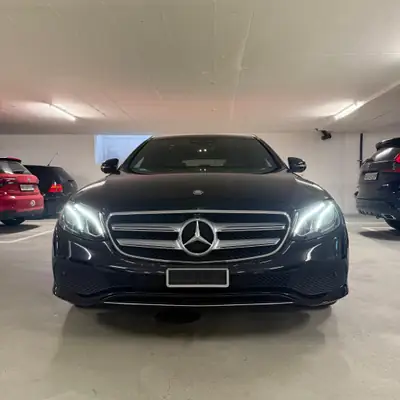 Mercedes-Benz E 200 Avantgarde — Break élégant, 50 000 km, équipement premium — fianco