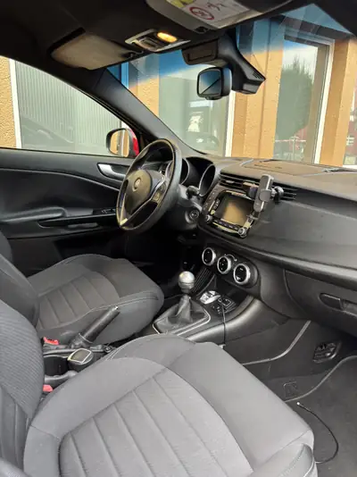 Alfa Romeo Giulietta 1.4 TB 150 ch — Sportivité italienne, kilométrage modéré — Detail