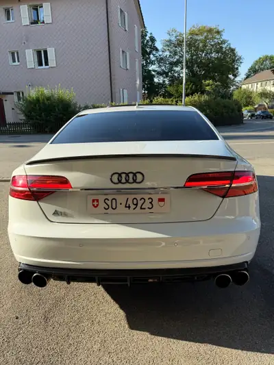 Audi S8 4.0 V8 TFSI Quattro — Berline de luxe haute performance, 127'000 km — dashboard