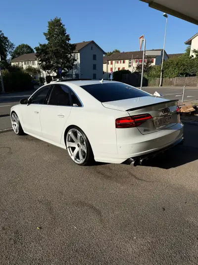 Audi S8 4.0 V8 TFSI Quattro — Berline de luxe haute performance, 127'000 km — interior