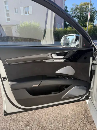 Audi S8 4.0 V8 TFSI Quattro — Berline de luxe haute performance, 127'000 km — Thumbnail 9