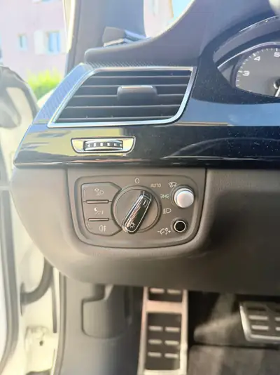 Audi S8 4.0 V8 TFSI Quattro — Berline de luxe haute performance, 127'000 km — Thumbnail 18