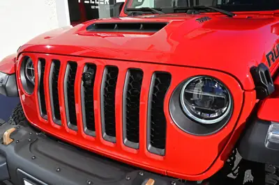 Jeep Wrangler Rubicon 392 — Le V8 HEMI 6.4L ultime pour les aventuriers — intérieur